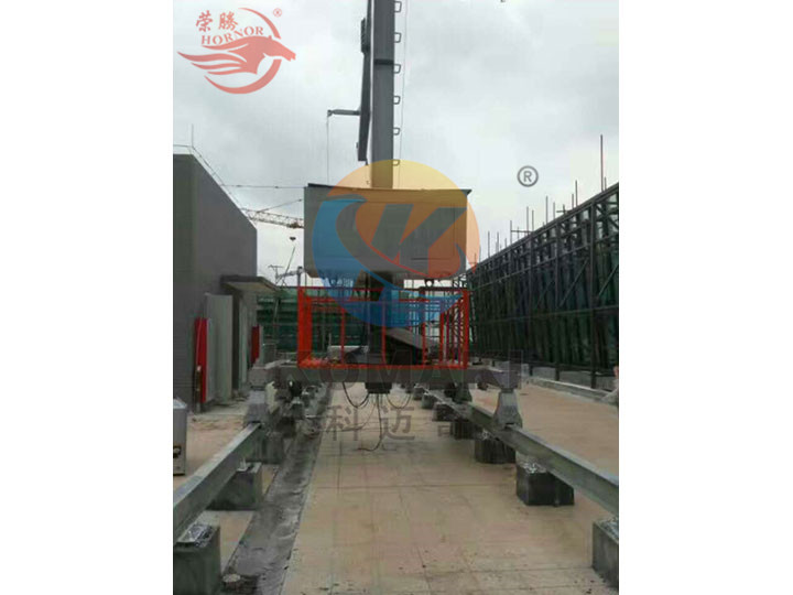 廣州黃埔中鼎名城擦窗機(jī)