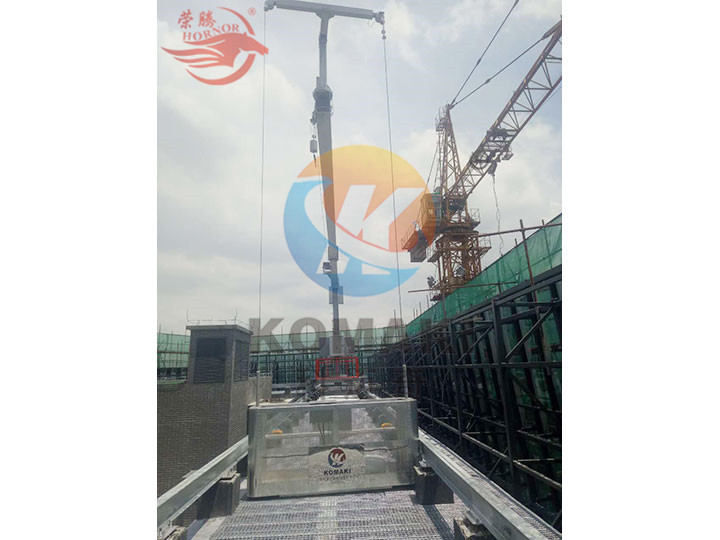 廣州黃埔中鼎名城擦窗機(jī)